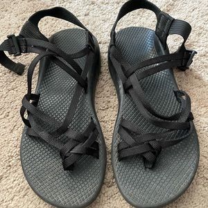 Woman’s 9 Black Chaco Sandals
